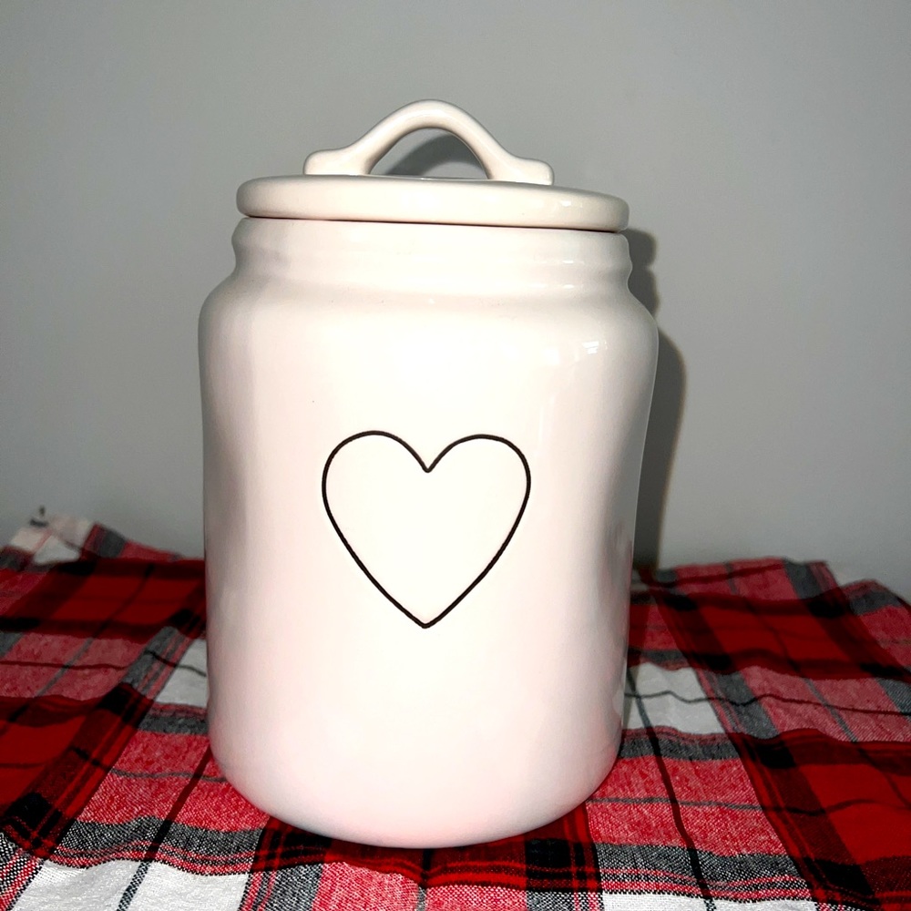 Rae Dunn Medium Heart Canister 🇺🇸 release 2021
